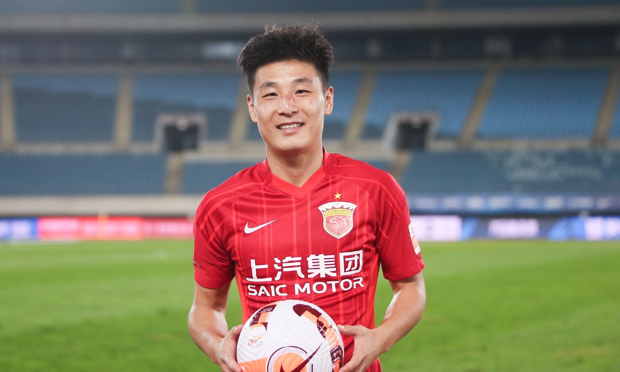 武磊闪耀中超后，伤病缠身中的坚毅坚守